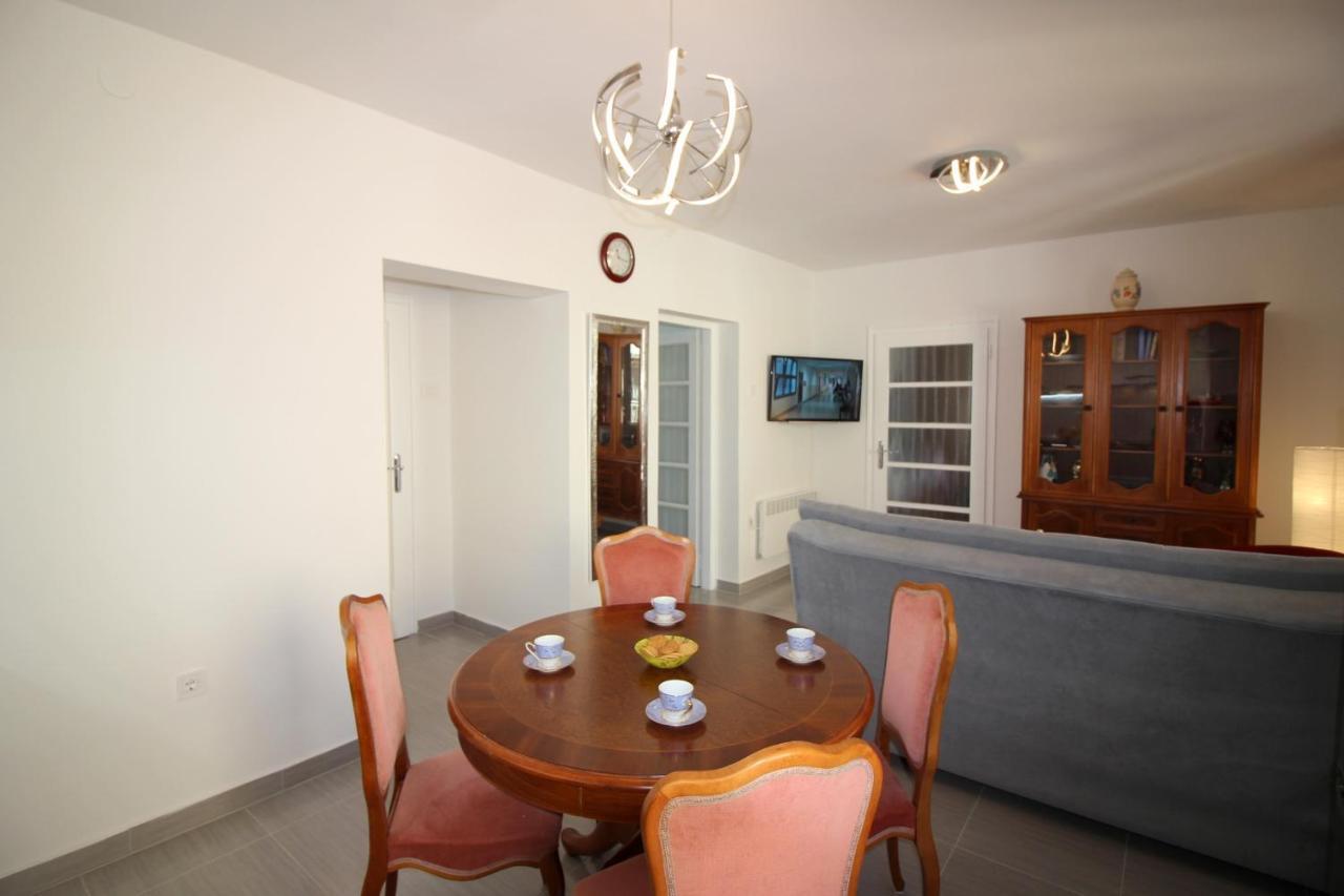 Apartment Agata In City Center Poreč Kültér fotó