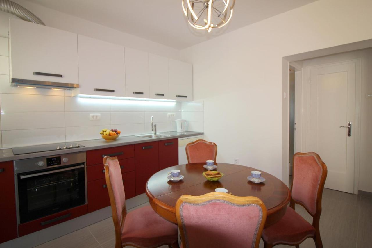 Apartment Agata In City Center Poreč Kültér fotó