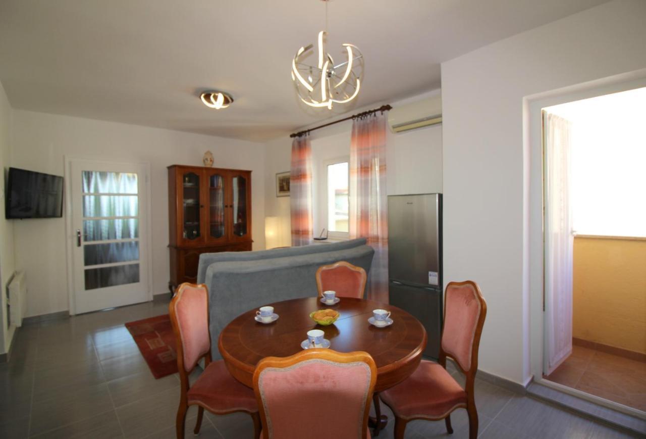 Apartment Agata In City Center Poreč Kültér fotó