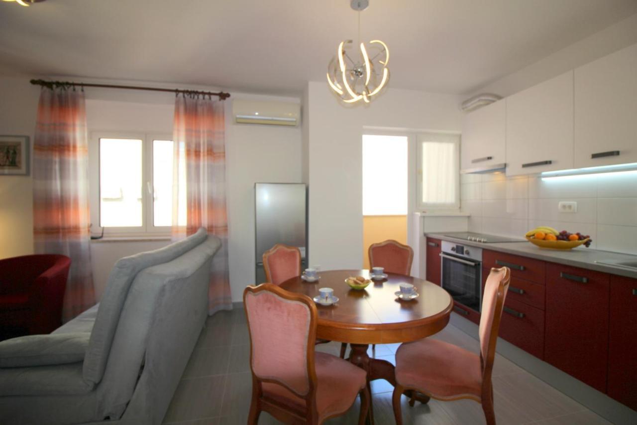 Apartment Agata In City Center Poreč Kültér fotó