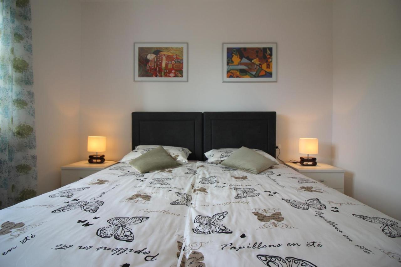 Apartment Agata In City Center Poreč Kültér fotó
