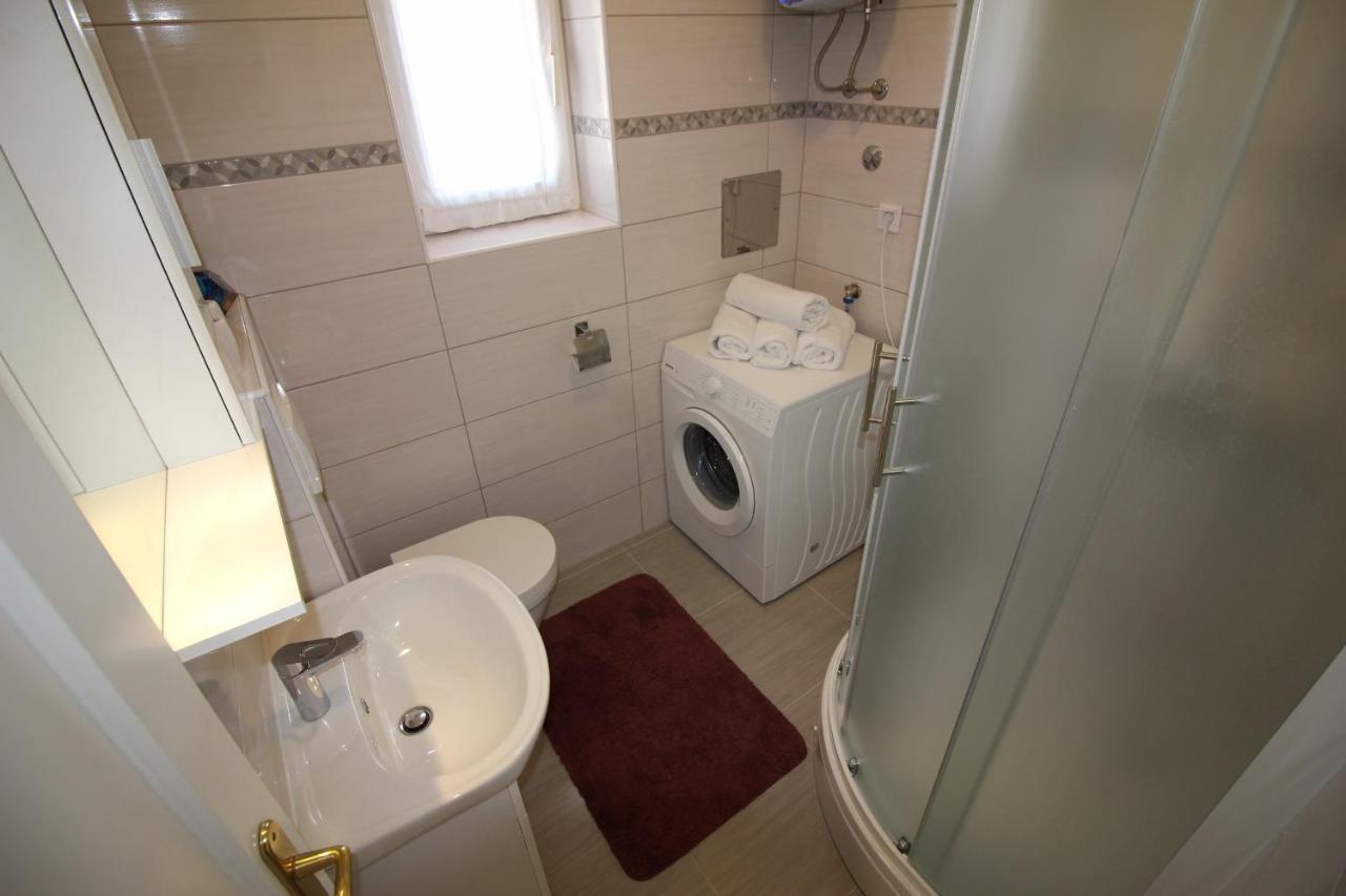 Apartment Agata In City Center Poreč Kültér fotó